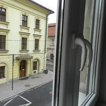 Donnka Διαμέρισμα Krasków